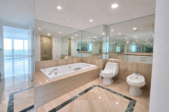 Building Photo - 1643 Brickell Ave