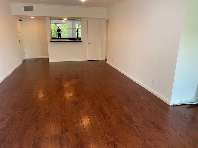 Building Photo - 1203 N Sweetzer Ave