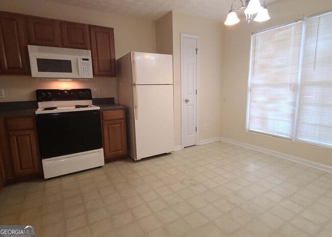Building Photo - 2103 Grove Way