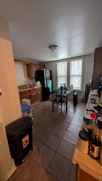 Primary Photo - 312 W Springfield Ave