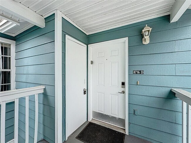 Building Photo - 8716 Rain Forest Pl