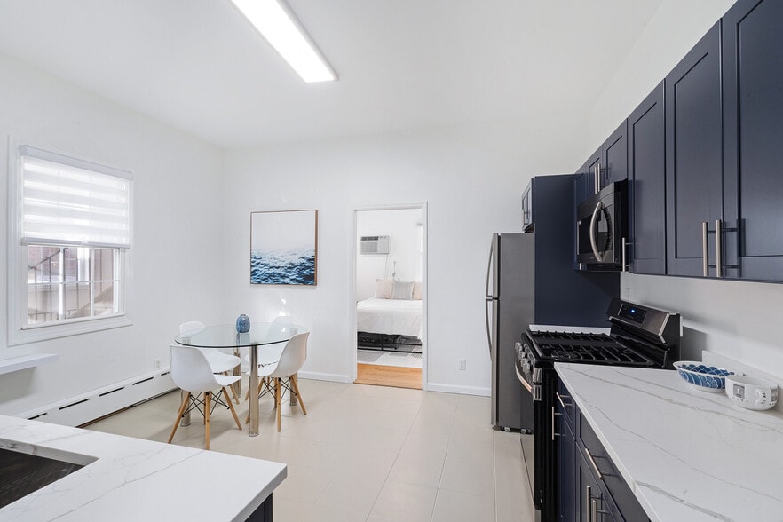 Building Photo - 16 Union St