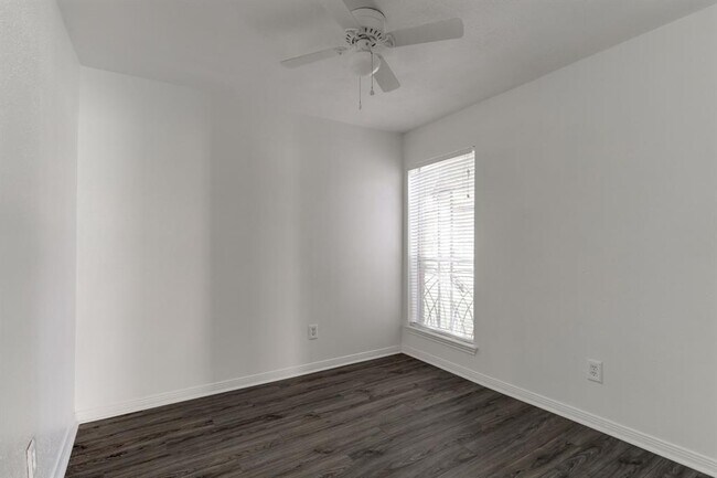 Building Photo - 18326 Autumn Trails Ln