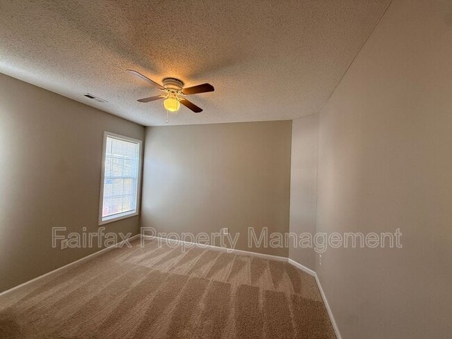 Building Photo - 2508 Lilymount Dr