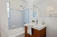 Building Photo - Stylish beautiful one bedroom