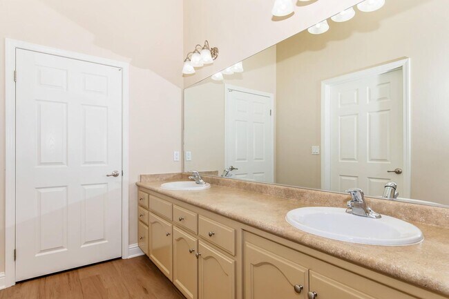 Building Photo - 625 Jasmine Parke Dr