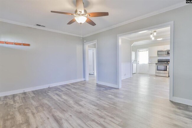 Building Photo - Adorable 3BR/1.5BA Renovated Bungalow Near USC – PRE-LEASING FOR 2026-2027 SCHOOL YEAR