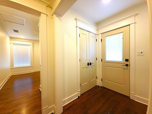 Building Photo - Lease this fully remodeled sanctuary – where modern luxury meets timeless East Texas charm!