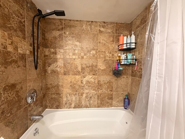 Building Photo - 532 East St