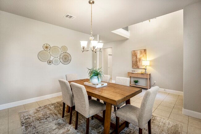 Building Photo - 16719 Highland Country Dr