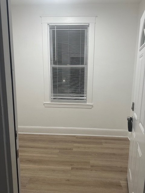 Building Photo - 2700 Roslyn Ave