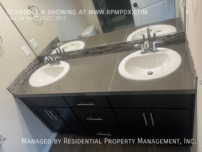 Building Photo - 14075 SW Compass Dr