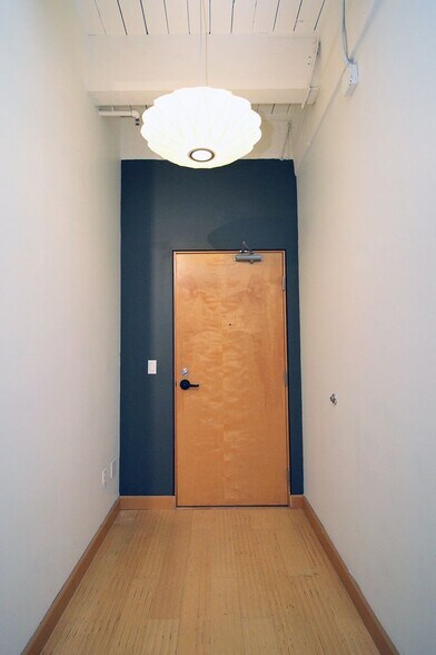 Building Photo - 416 NW 13th Ave