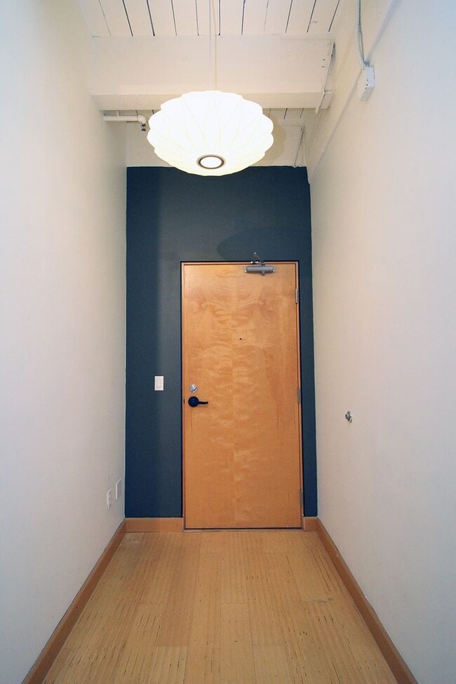 Building Photo - 416 NW 13th Ave