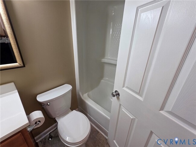 Building Photo - 4003 Governors Square