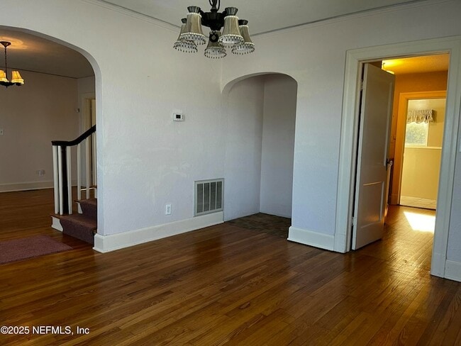 Building Photo - 1924 Arcadia Pl