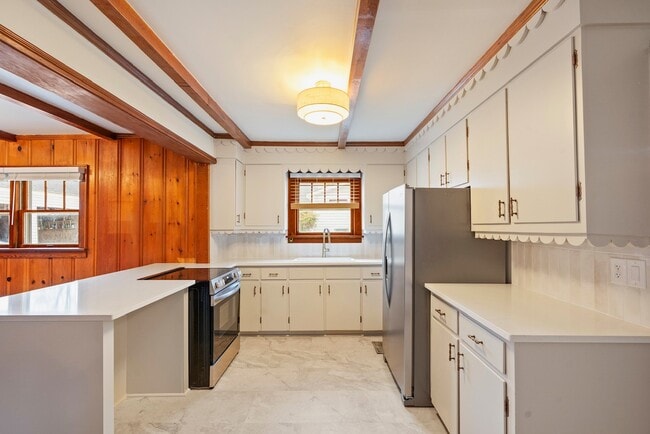 Building Photo - 818 Stafford St