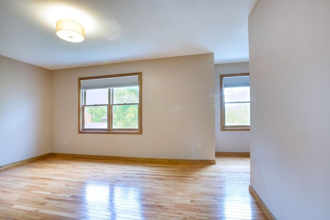 Building Photo - Spacious 2-Bedroom, 2-Story Apartment with Walk-Out Basement