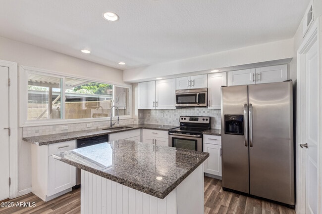 Building Photo - 5121 N Granite Reef Rd