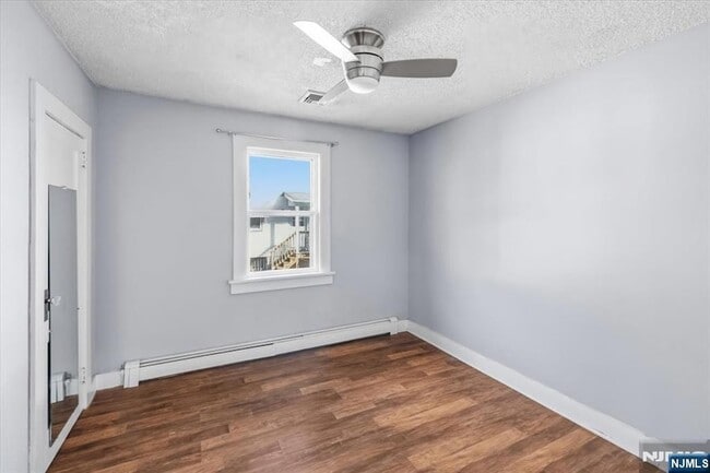 Building Photo - 79 Lincoln Ave