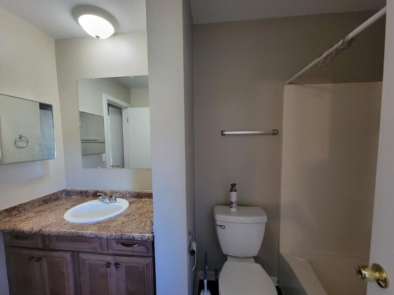 Building Photo - 4466 E Business Highway 98