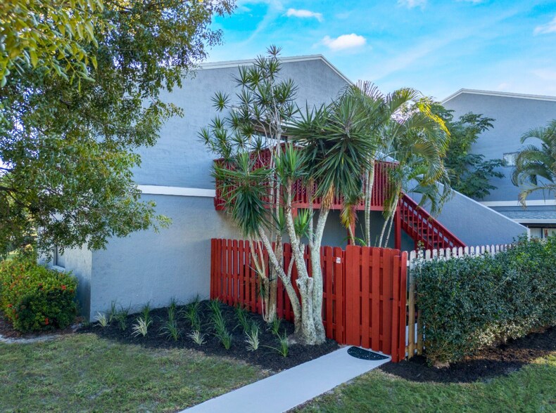 Building Photo - 7 Crossings Cir