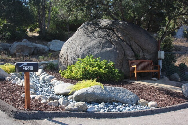 Building Photo - 27593 High Vista Dr