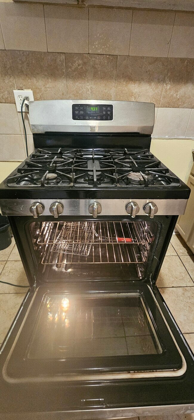 Building Photo - 1811 W 63rd St