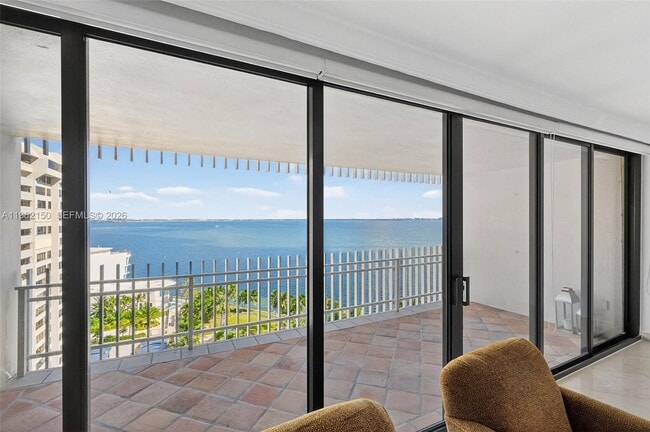 Building Photo - 2 Grove Isle Dr