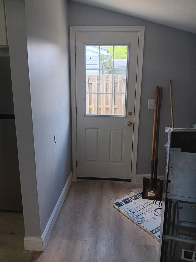 Building Photo - Renovated 3 Bed 2 Bath Single-Family Home ...