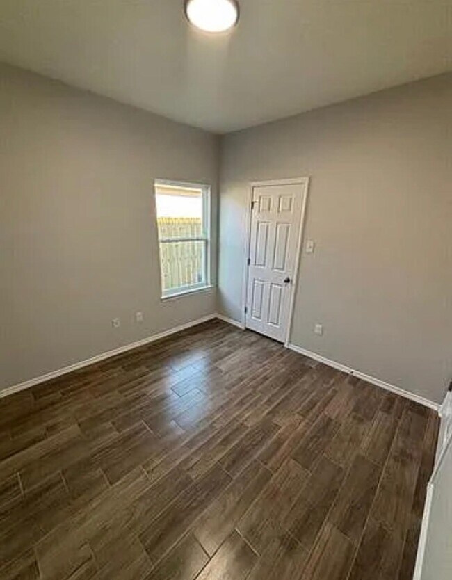 Building Photo - 5807 Colegio Ln