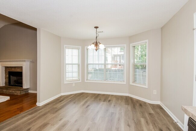 Building Photo - 313 Split Rail Way