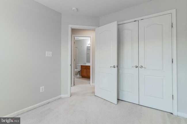 Building Photo - 21927 Windy Oaks Square