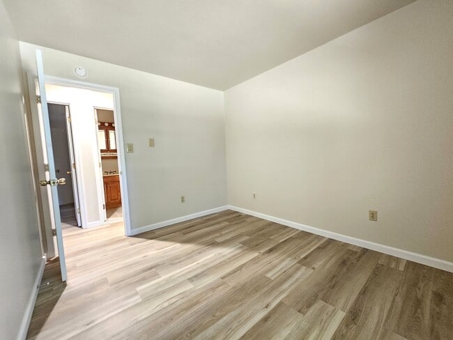 Building Photo - 29776 Polks Rd