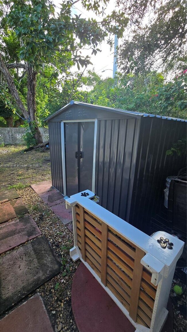 Building Photo - 15120 SW 87th Ave