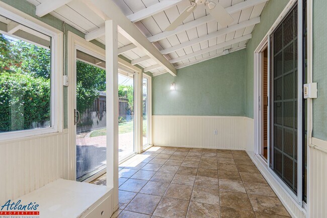 Building Photo - Beautiful Campbell Home | Desirable Location