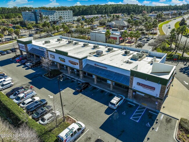 Building Photo - 15825 Stedman Lake Dr