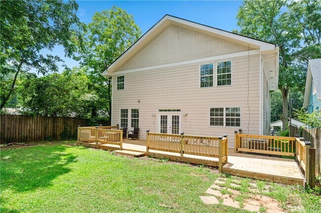 Building Photo - 1578 Lincoln Ave SE