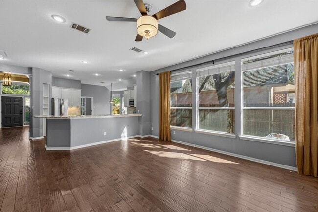 Building Photo - 6213 Mesa Grande Dr