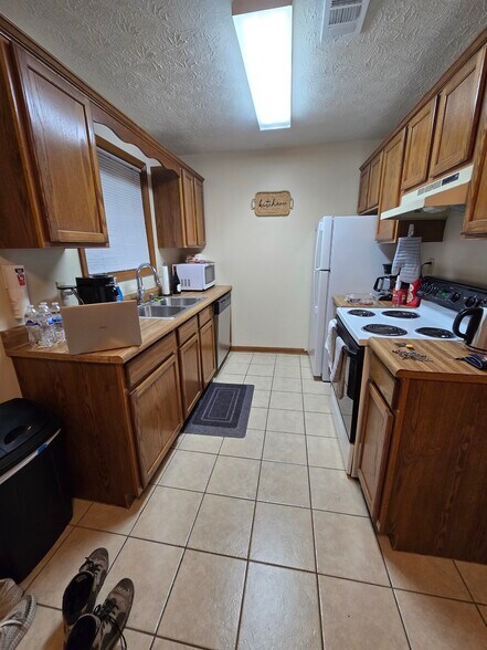 Building Photo - 302 Timothy Way