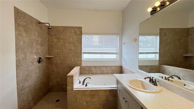 Building Photo - 123 Jaybee Ave