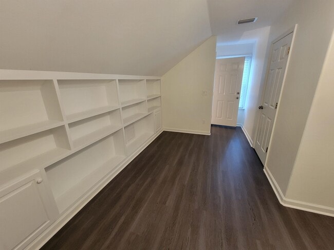 Building Photo - 1120 Archangel Way