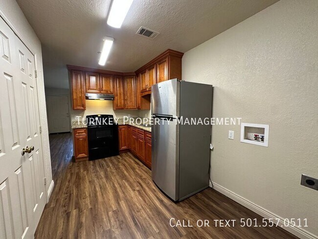 Building Photo - 5005 N Walnut Rd