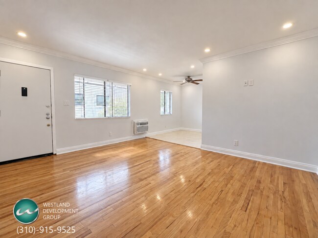 Interior Photo - 1506 S Barrington