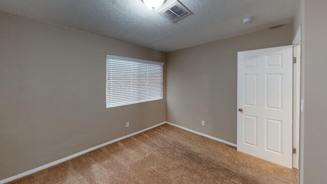 Building Photo - Available now! Awesome 4/2 Single Story home in the heart of Loma Linda for Lease!