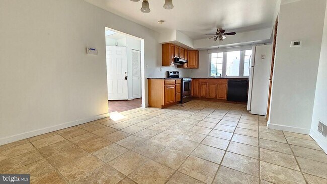 Building Photo - 117 Hamlet Dr
