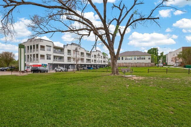 Building Photo - 1441 East St