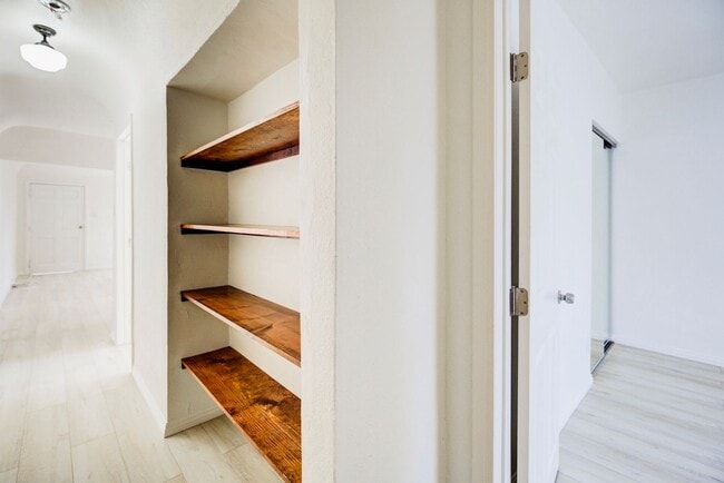 Building Photo - 3659 6th Ave