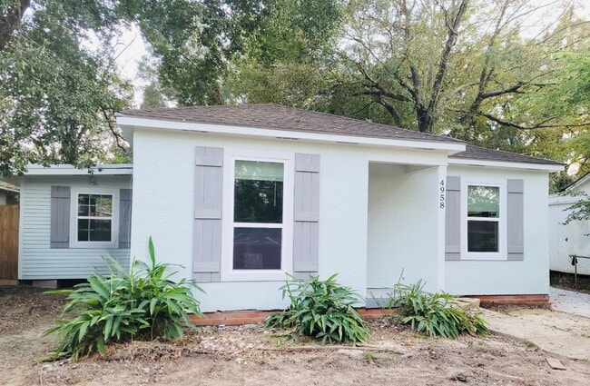 Building Photo - 4958 Bradley St