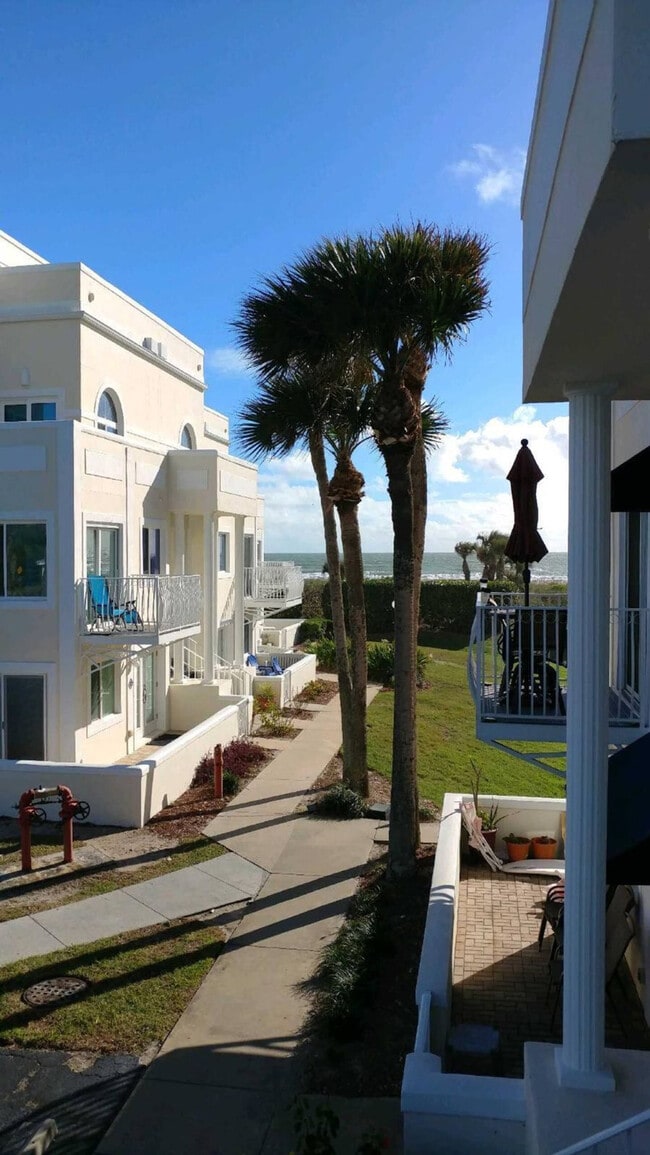 Building Photo - 8600 Ridgewood Ave